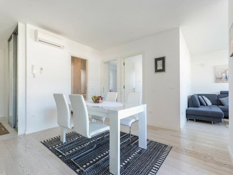 Sea View Apartment Astra