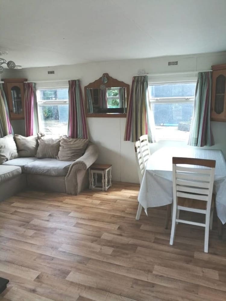 Cabana Farm Stay Retreat In Immaculate Mobile Home