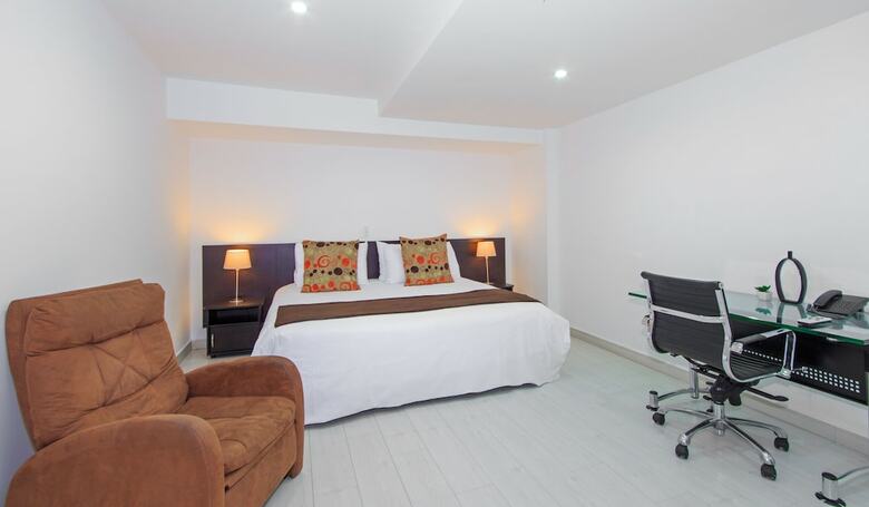 122 Plaza Apartahotel