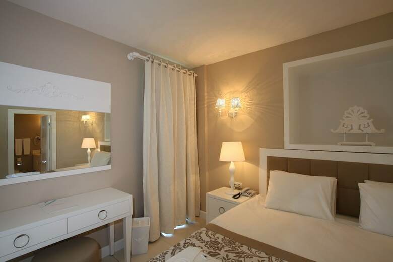 Hotel Grand Yaz?c? Torba Beach Club