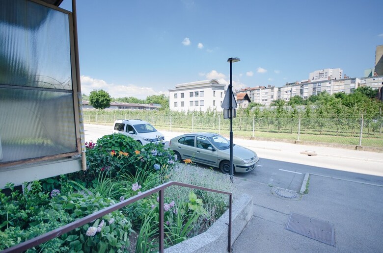 Apartment Near The Train Station