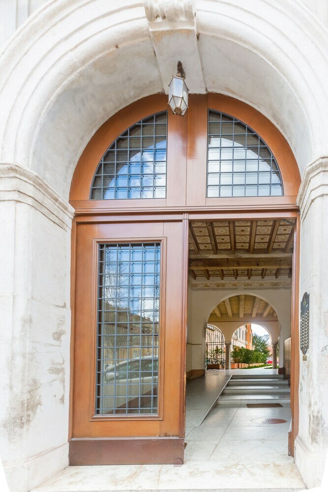 University Apartment Con Parcheggio E Giardino