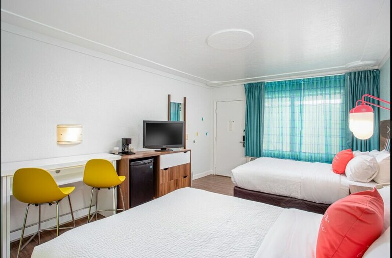 Beachside Hotel & Suites