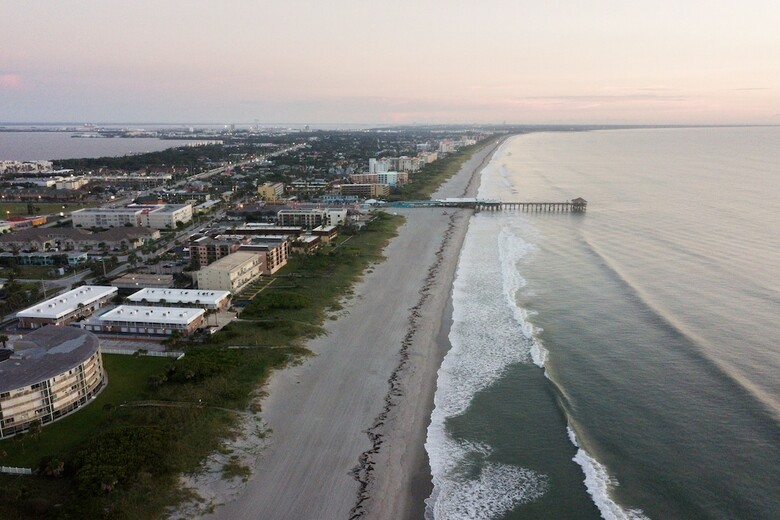 Beachside Hotel & Suites