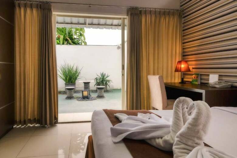 Hotel The Square Surabaya