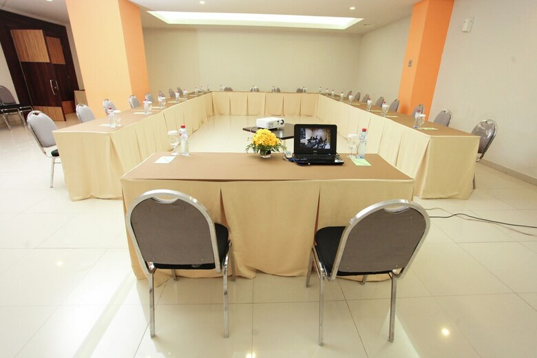 Hotel The Square Surabaya