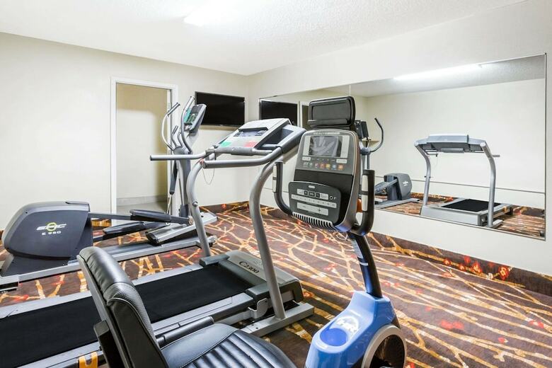 Hotel Super 8 By Wyndham Garysburg/roanoke Rapids