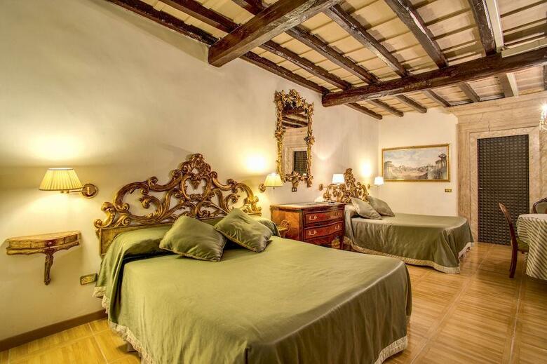 Navona Gallery & Garden Suites B&B