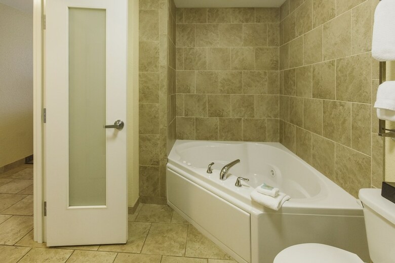 Hotel Expressway Suites Minot