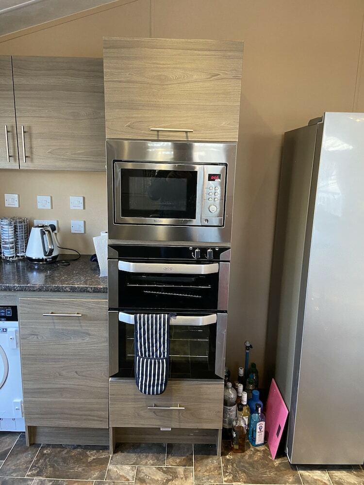 Villa Impeccable 2-bed Lodge In Whitley Bay
