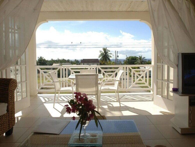 Mullins Villa/chrystal Heights Apartments Barbados