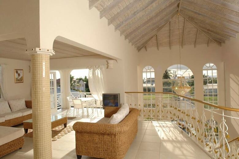Mullins Villa/chrystal Heights Apartments Barbados
