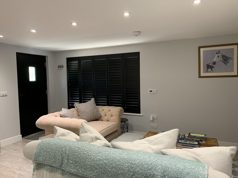 Stunning 1-bed Apartment In Newmarket