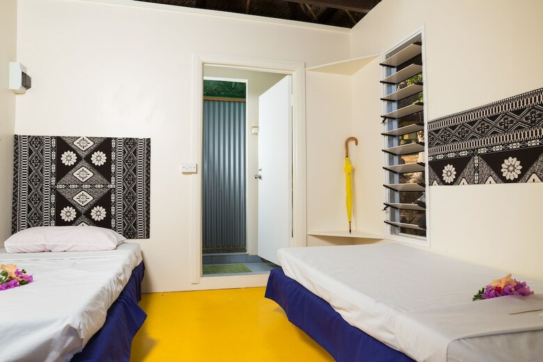 Hostal Funky Fish Beach & Surf Resort - Hostel