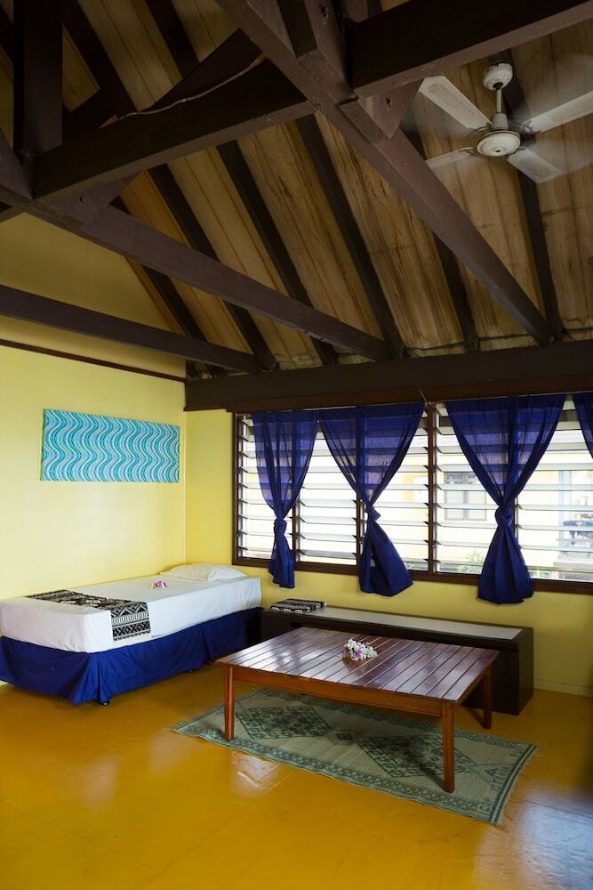 Hostal Funky Fish Beach & Surf Resort - Hostel