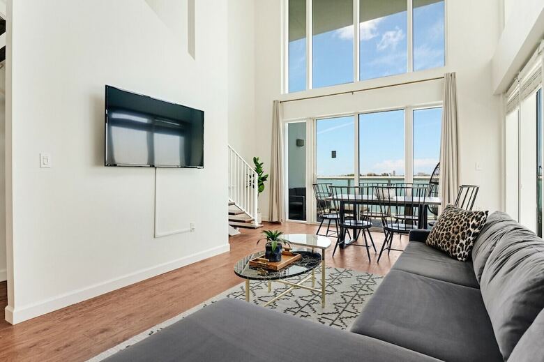 Waterfront Condos By Sextant