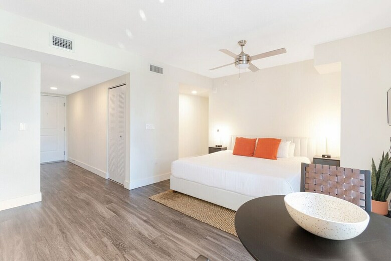 Biscayne Townhomes By Sextant