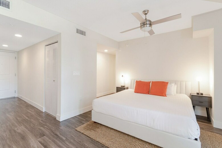 Biscayne Townhomes By Sextant