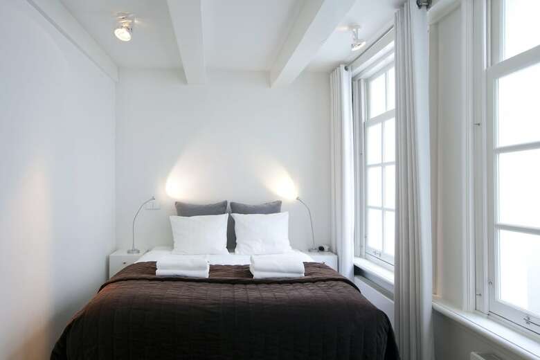 Charles Apartment