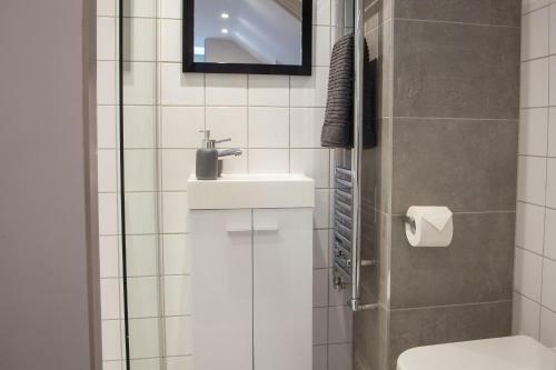 Oxford Street Grand Apartment