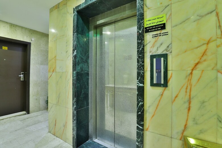 Oyo 446 Mas Hotel