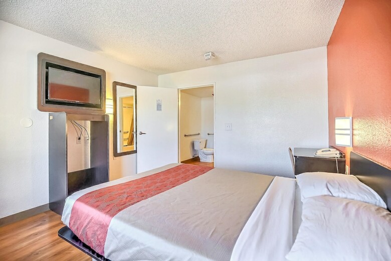Motel 6 Oakland, Ca - Embarcadero