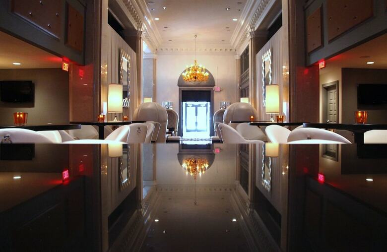 Ambassador Hotel Kansas City, Autograph Collection