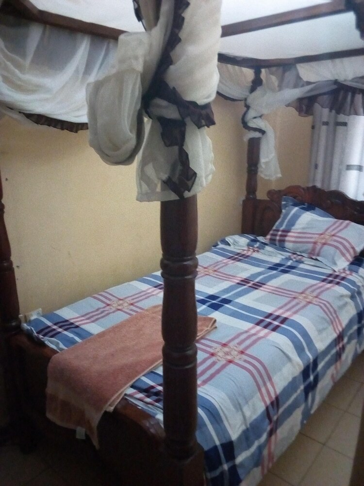 Hotel Waso Central Emporium Lodge