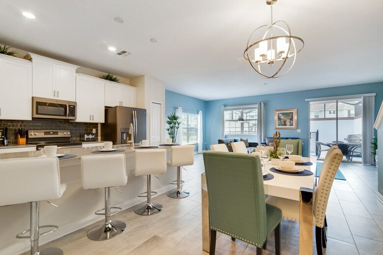 5-bed Th, Well Appointed & Sure To Please! 1551 Sd