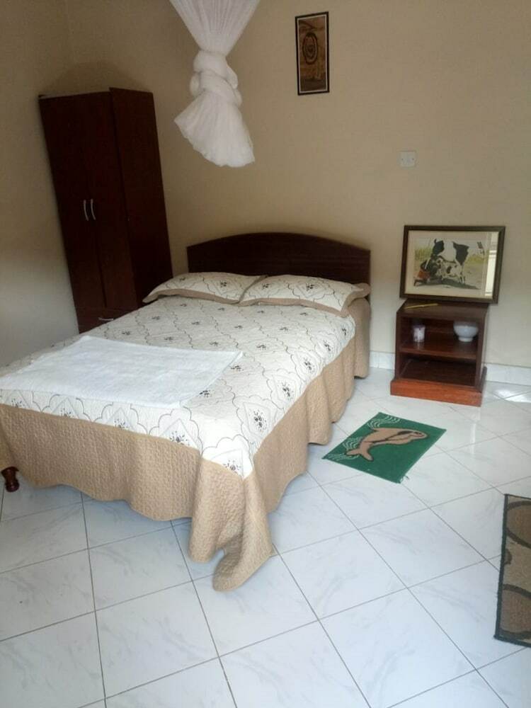 Hotel Paramount Guest House