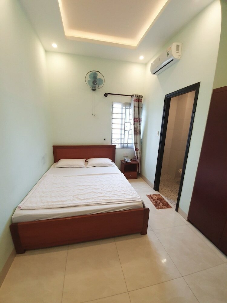 Oyo 1054 Rong Vang Hotel