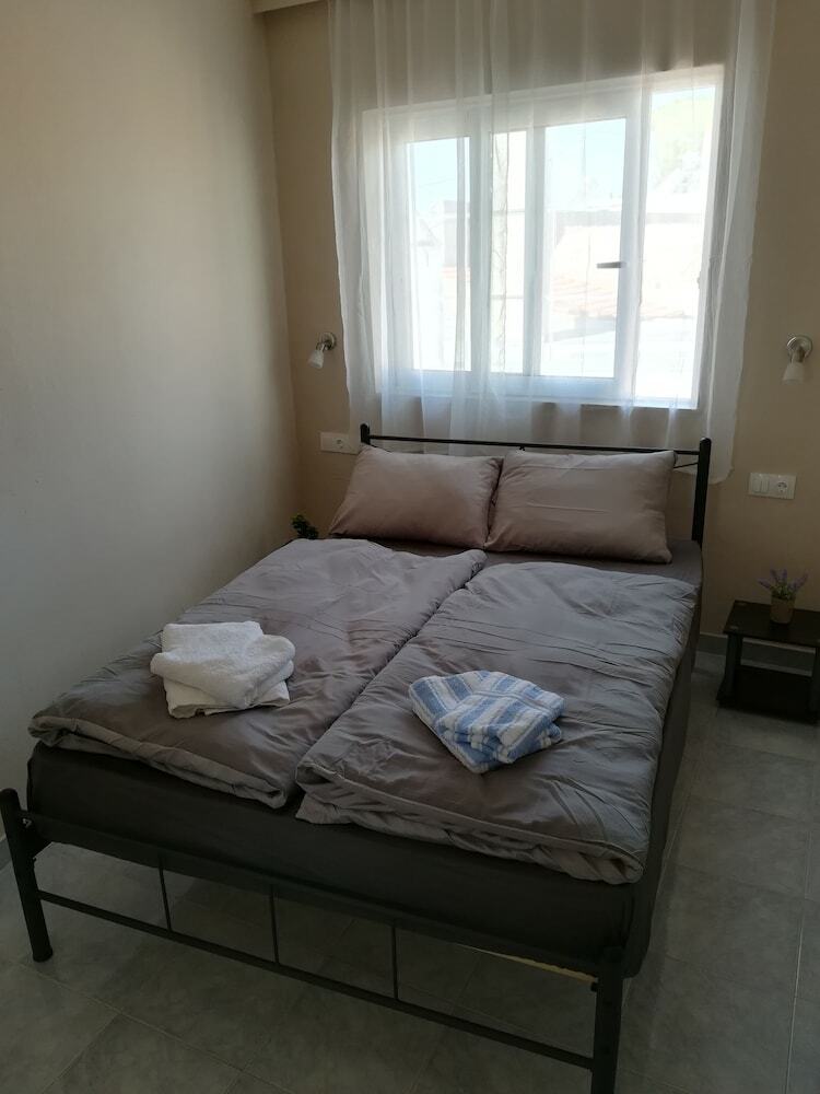 Happy Days Home Apartment And Studio
