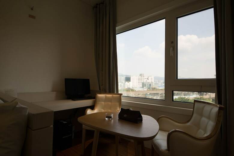 Smart Tourist Hotel