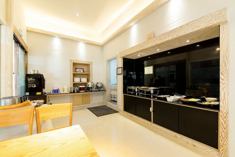 Smart Tourist Hotel