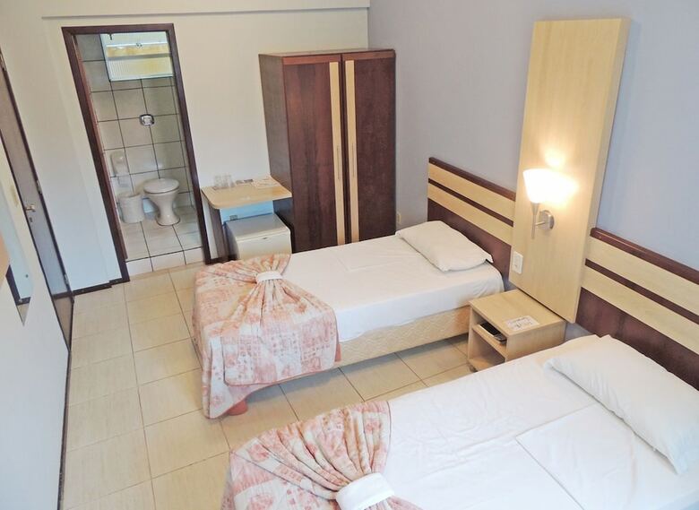 Hotel Harbor Inn Jaragu�