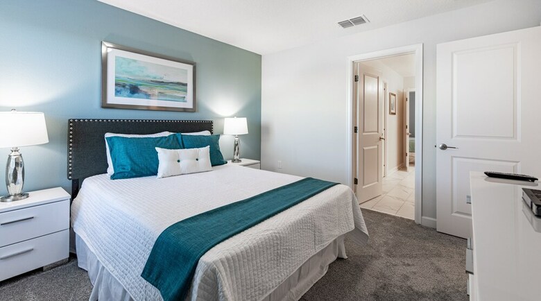 Champions Gate 8837 - Eight Bedroom Pool Home