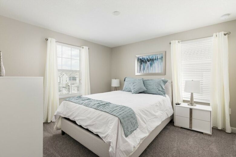 Champions Gate 1654 - Eight Bedroom Pool Home