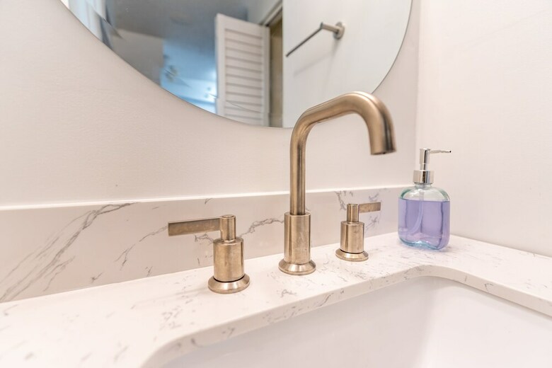 Newly Renovated Studio Two Blocks From The Beach