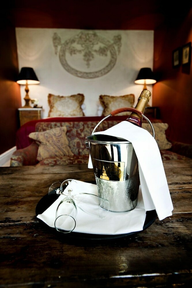 Charlton House Spa Hotel