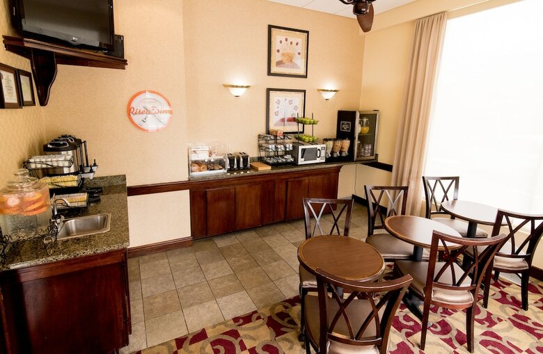 Hotel Howard Johnson By Wyndham Portsmouth