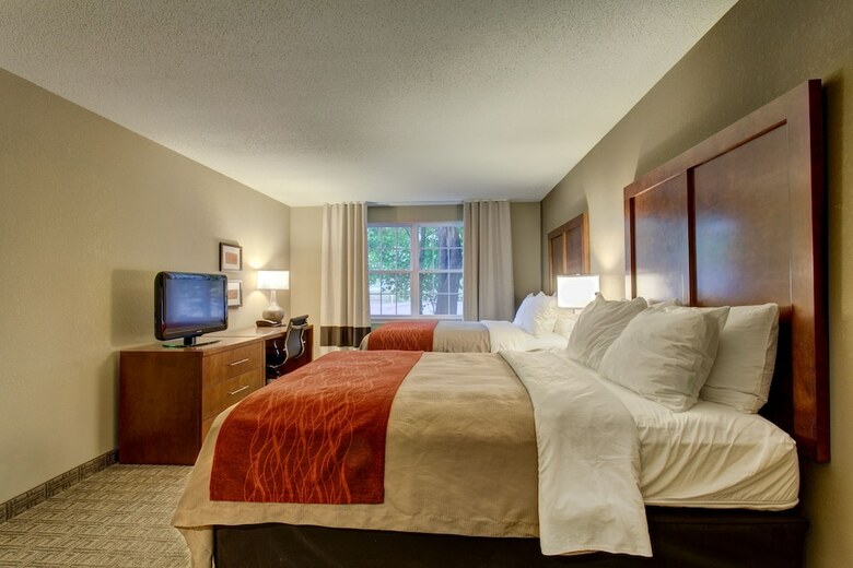 Hotel Comfort Inn & Suites