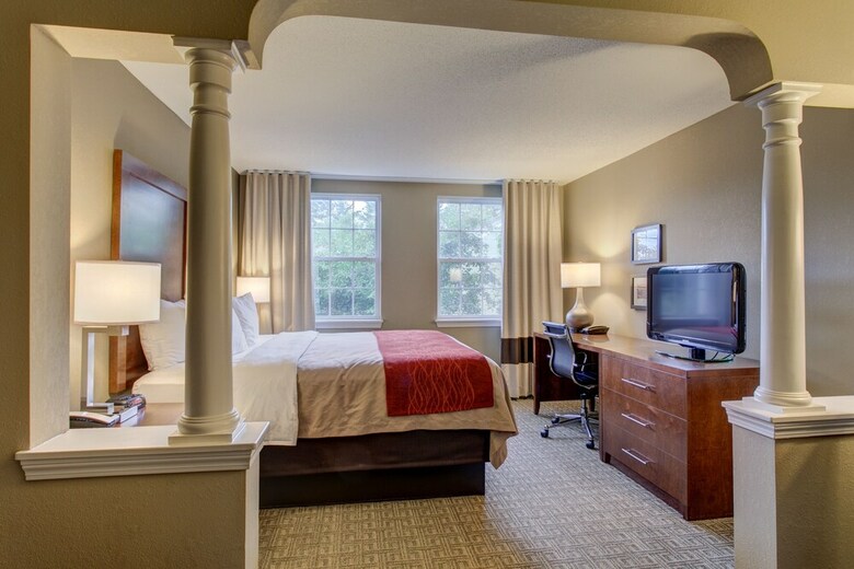 Hotel Comfort Inn & Suites