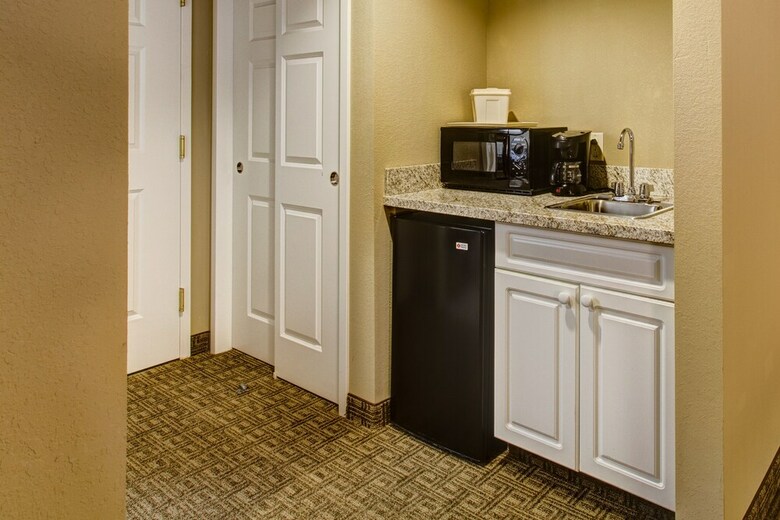 Hotel Comfort Inn & Suites