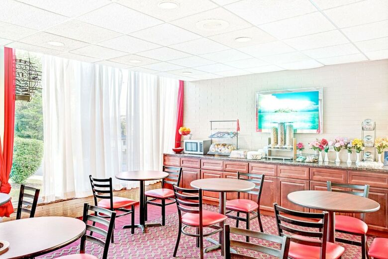 Hotel Ramada By Wyndham Rockaway