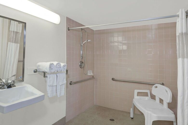 Hotel Howard Johnson By Wyndham Ft. Myers Fl