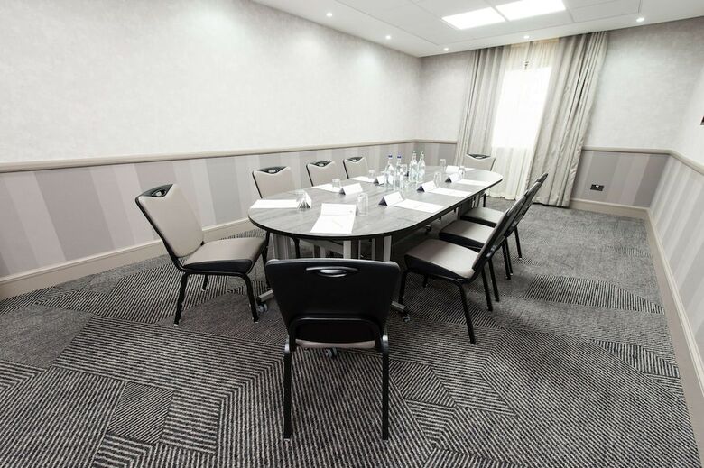 Hotel Doubletree By Hilton Edinburgh Airport