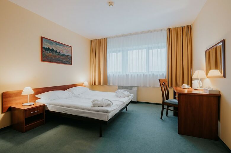 Sangate Hotel Airport