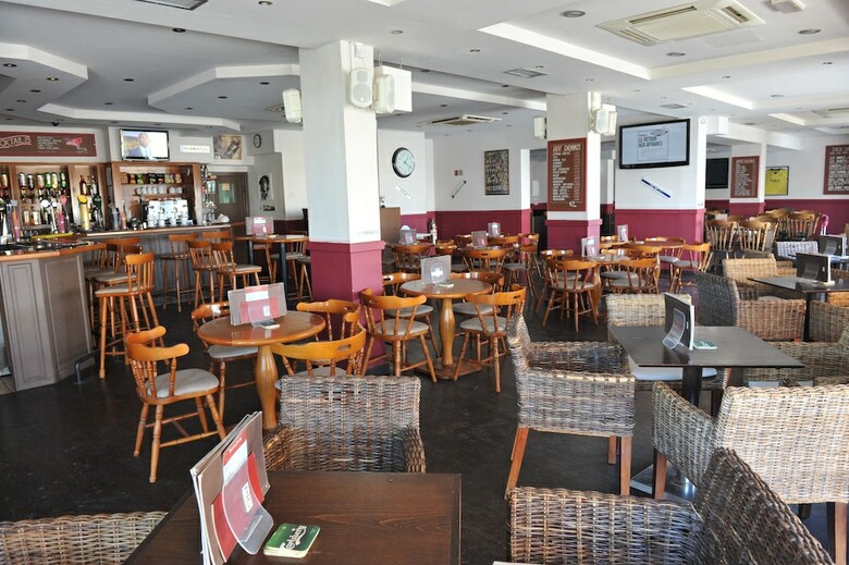 Aparthotel Captain Karas Holiday Apartments