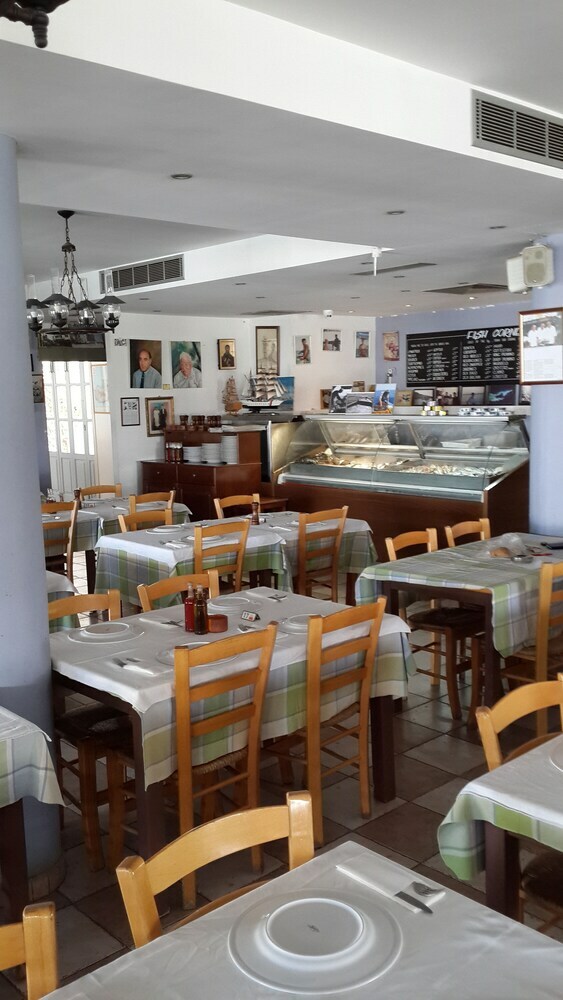 Aparthotel Captain Karas Holiday Apartments