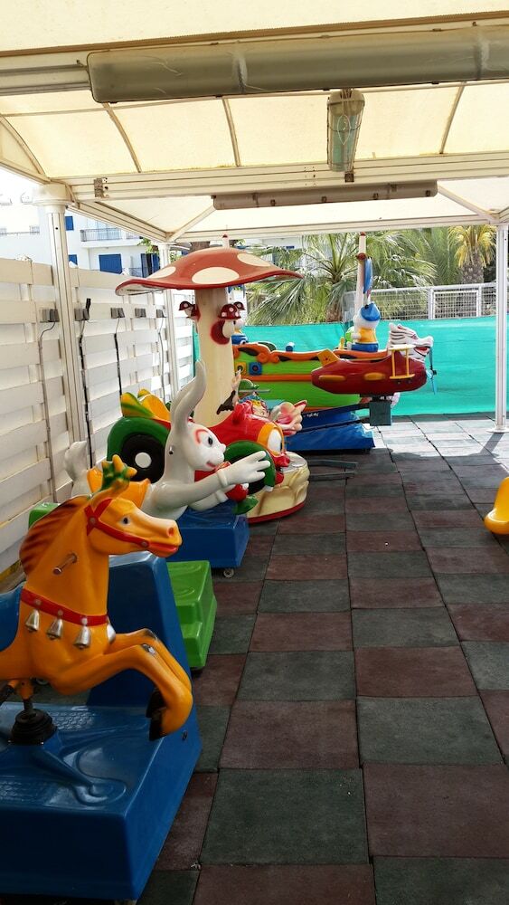 Aparthotel Captain Karas Holiday Apartments